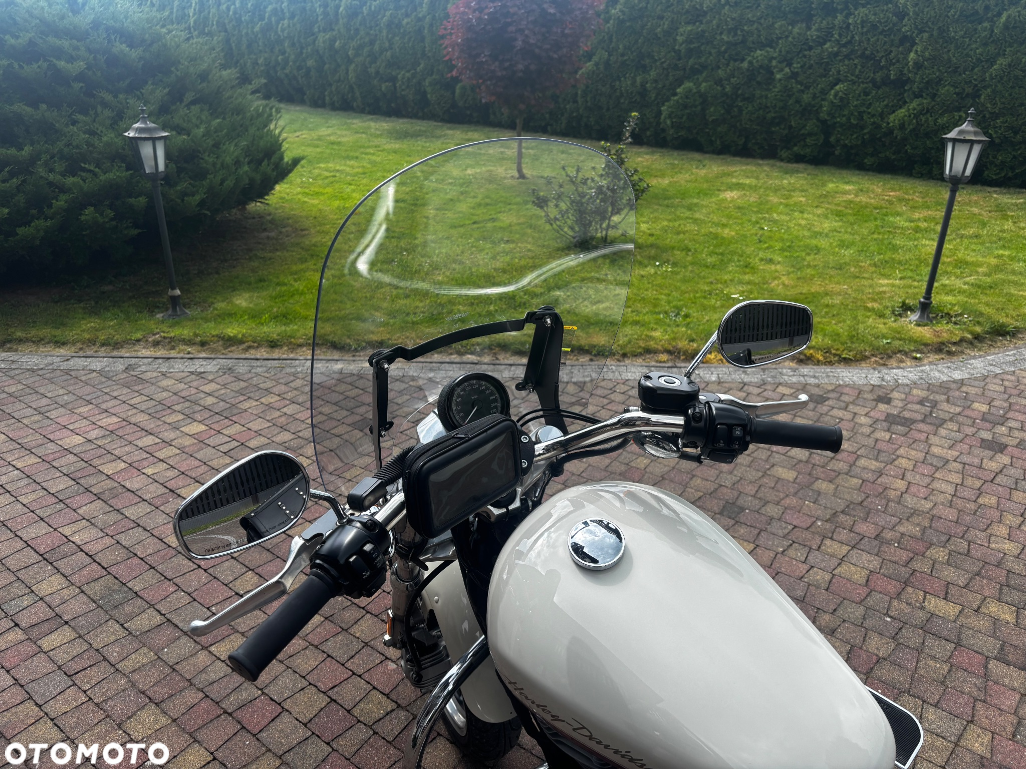 Harley-Davidson Sportster Low 883L - 10