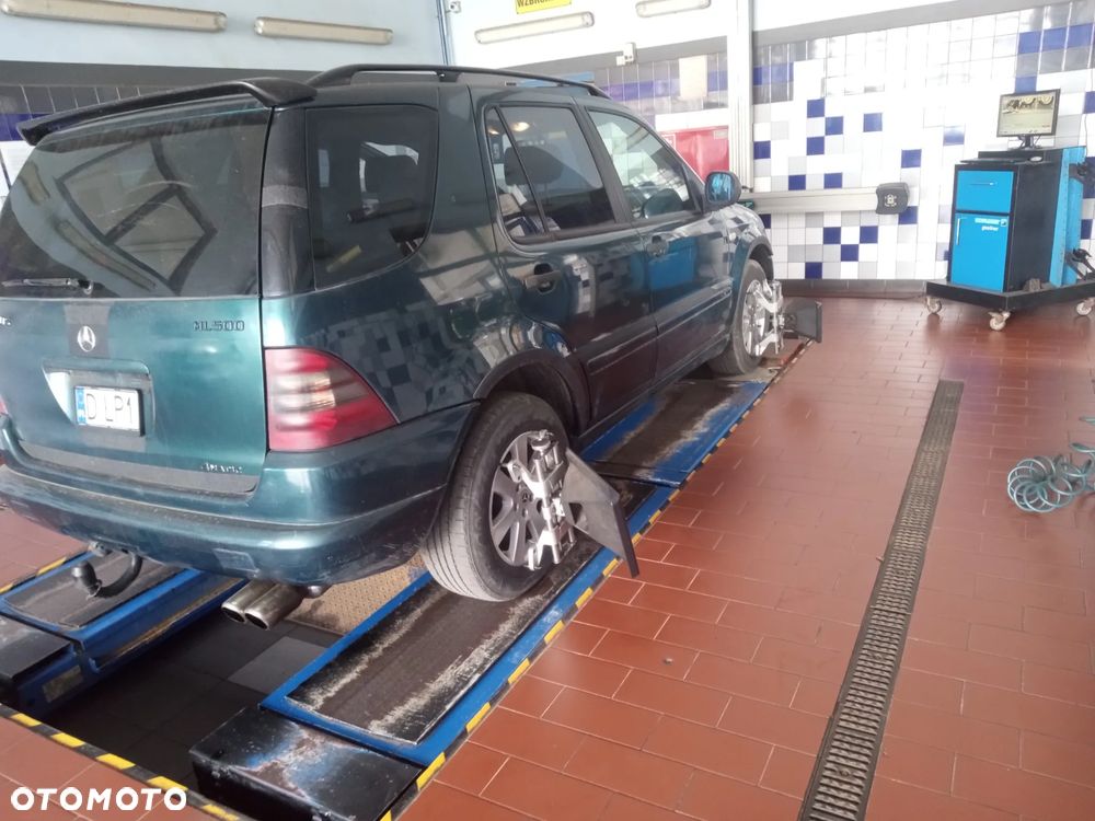 Mercedes-Benz ML 320 - 37