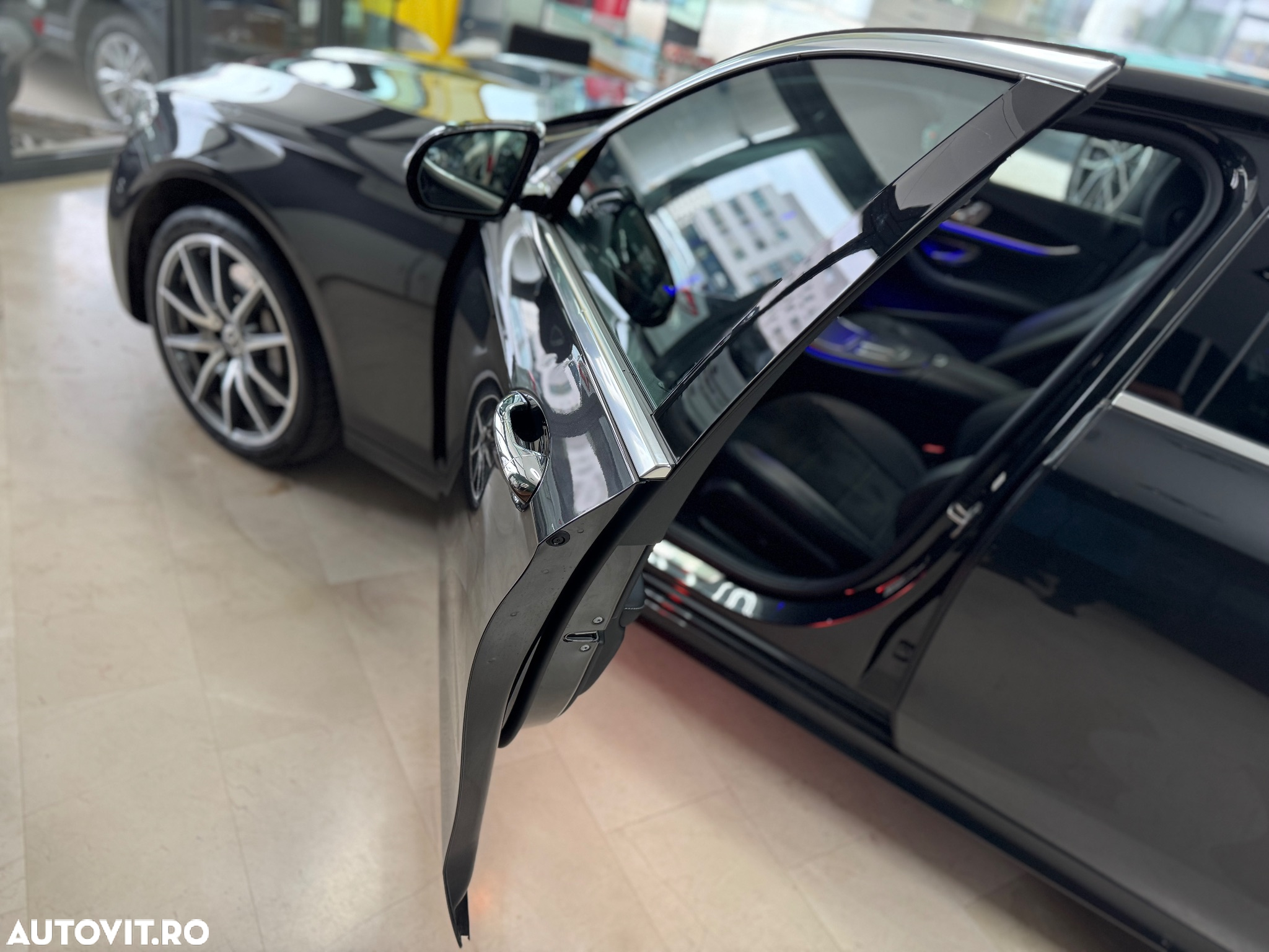 Mercedes-Benz E 300 4Matic 9G-TRONIC AMG Line - 28