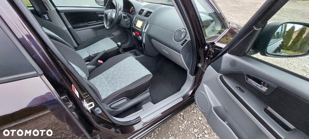 Suzuki SX4 1.6 VVT 4x2 Comfort - 11