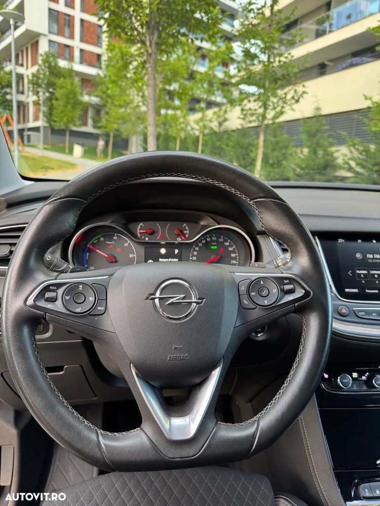 Opel Grandland X 1.6 Turbo Hybrid4 START/STOP Aut. Ultimate - 11