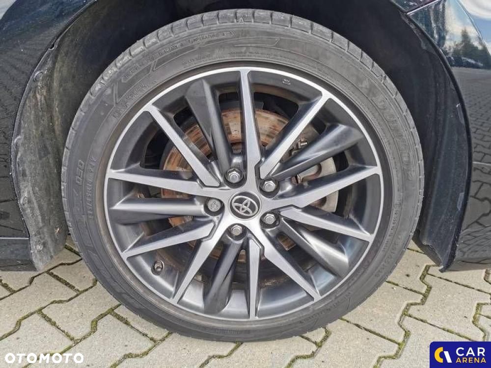 Toyota Camry - 16