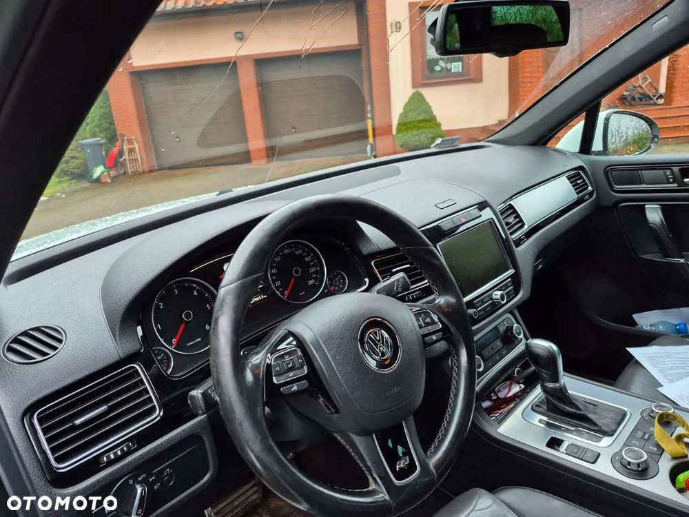Volkswagen Touareg 3.0 V6 TDI BMT R-Style - 4
