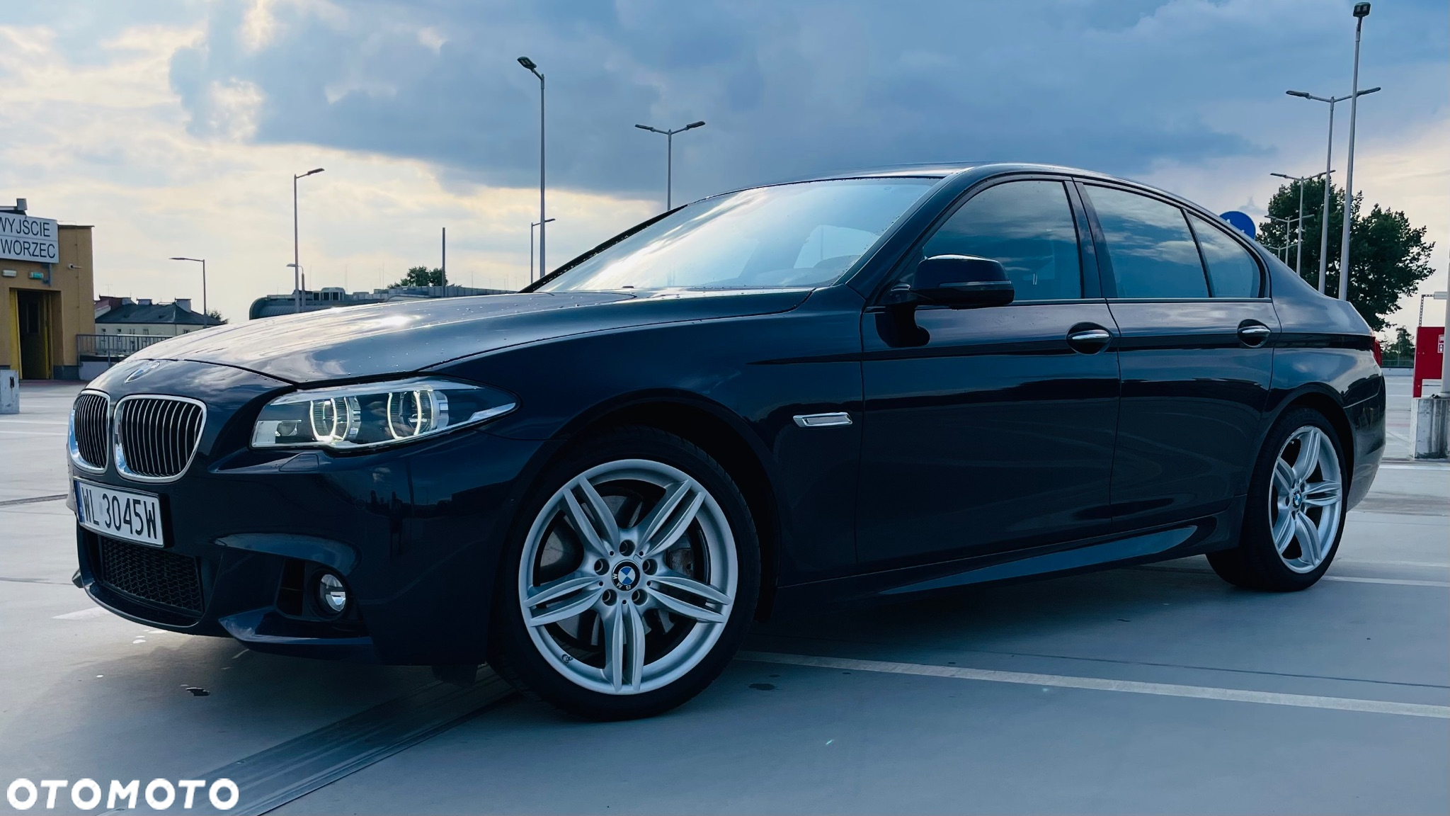 BMW Seria 5 550i xDrive Luxury Line - 13