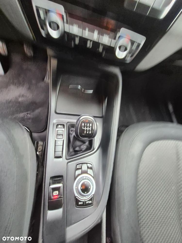 BMW X1 sDrive18d xLine - 11