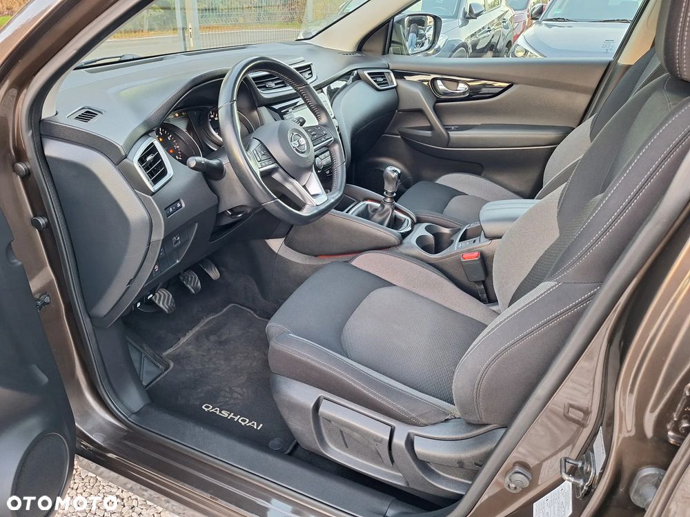 Nissan Qashqai 1.3 DIG-T TEKNA - 18