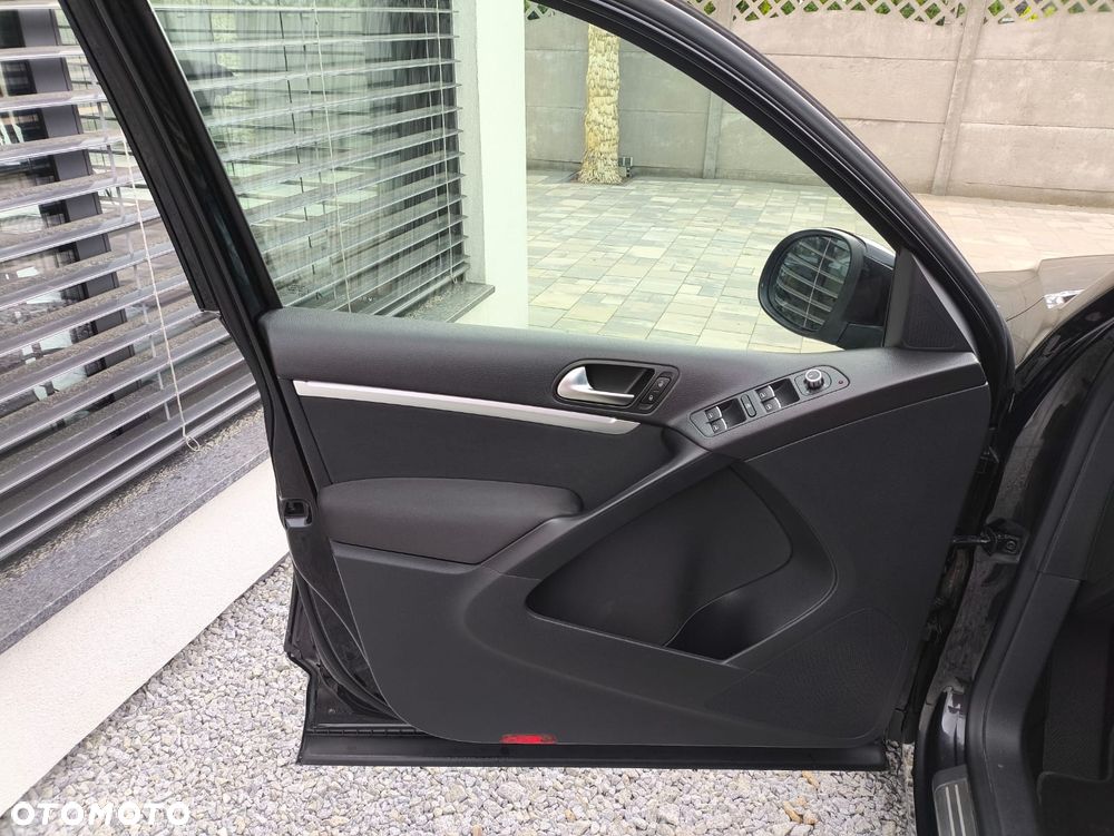 Volkswagen Tiguan - 10