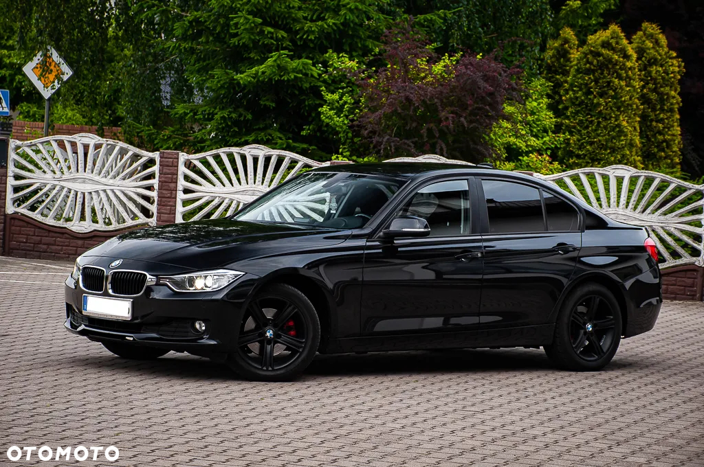 BMW Seria 3 320d Sport Line - 5