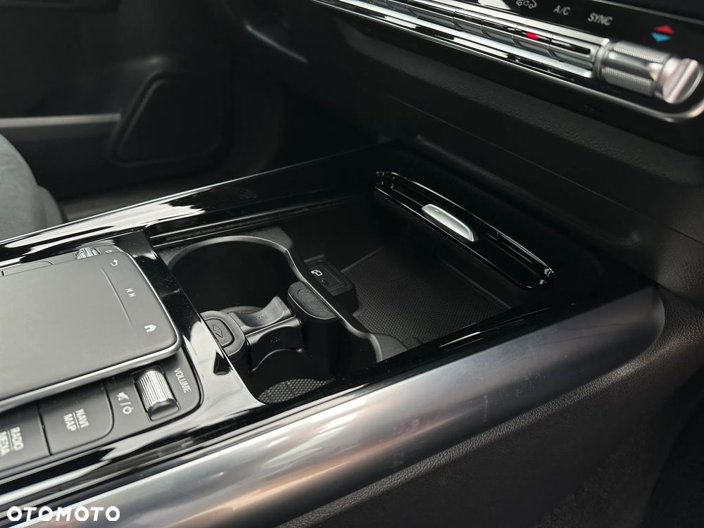 Mercedes-Benz GLA 200 AMG Line - 32