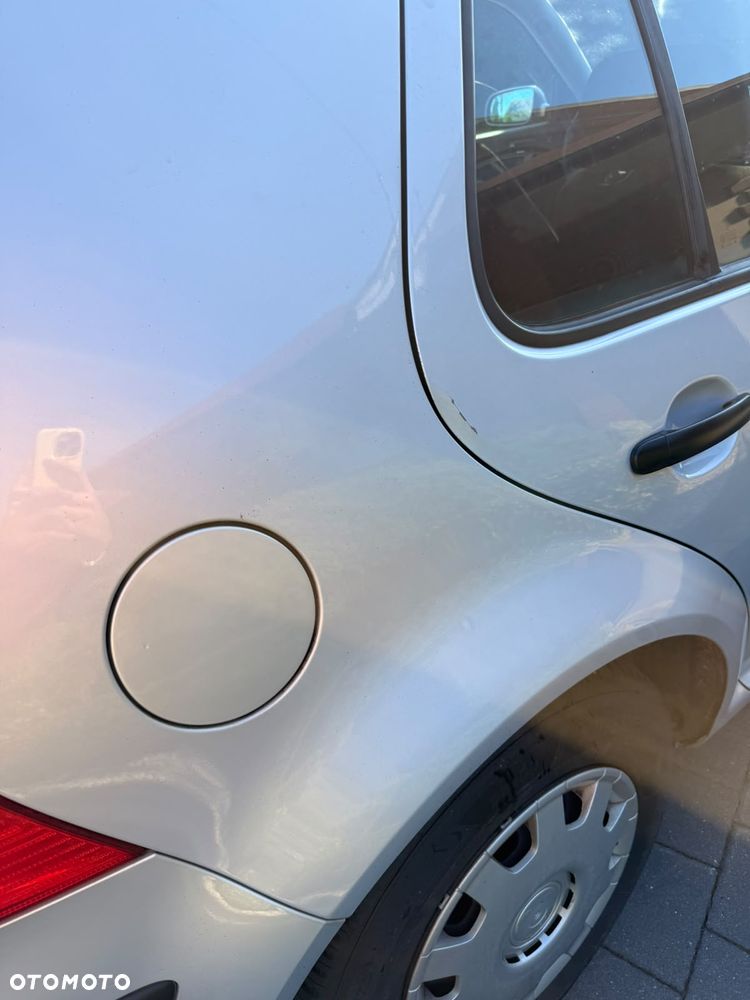 Volkswagen Golf 1.6 - 9