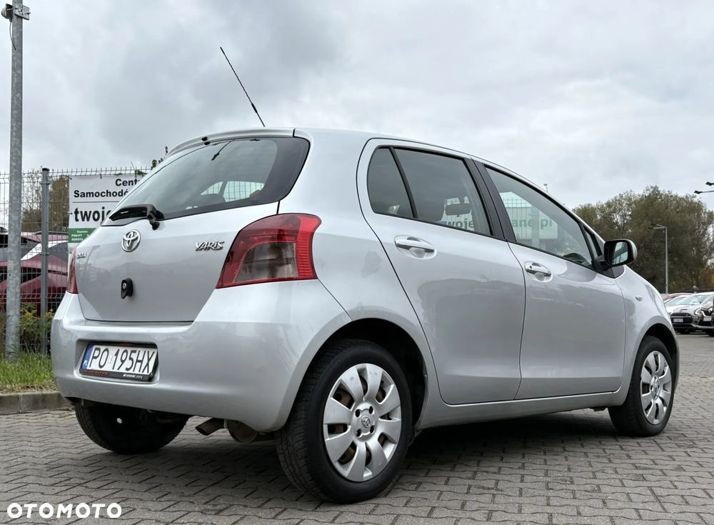 Toyota Yaris 1.3 Sol MM - 8