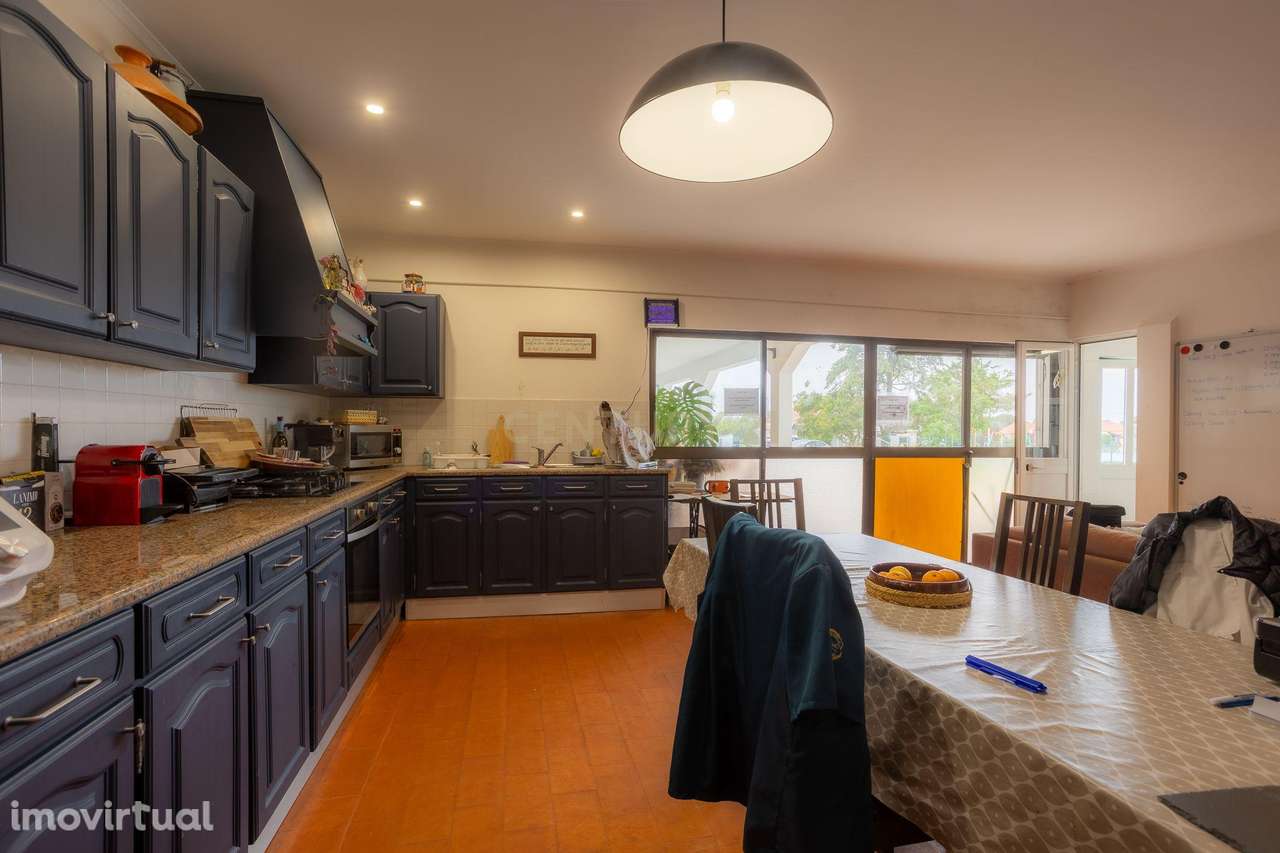 Quinta de 7800 m2  com Casa Principal T3, Apartamento T1 e 6 quartos i - Grande imagem: 2/33