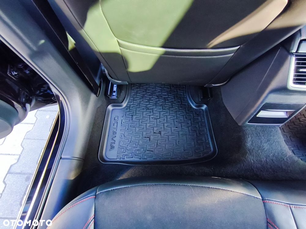 Skoda Octavia 2.0 TDI RS - 16