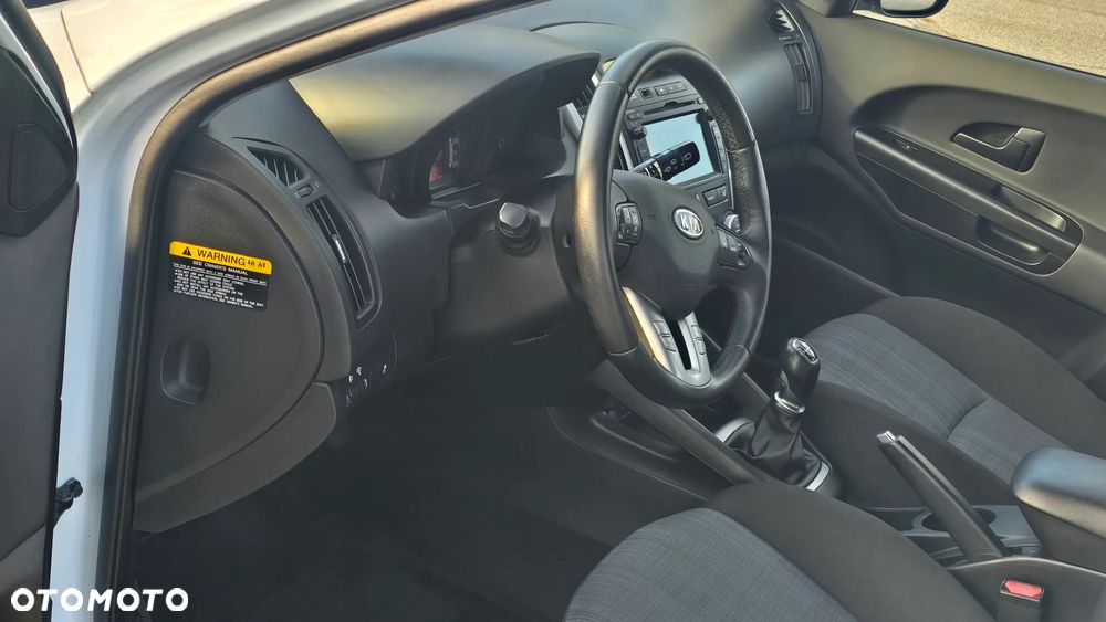 Kia Ceed - 12