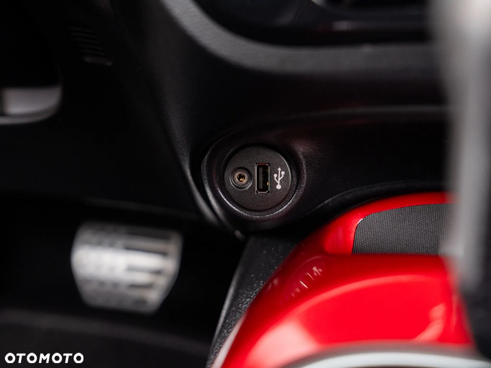 Nissan Juke 1.6 DIG-T ALL-MODE 4x4i Xtronic Acenta - 36