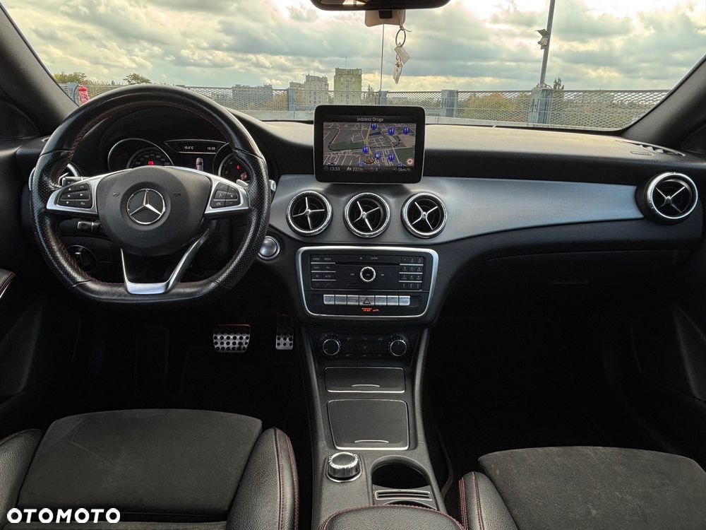 Mercedes-Benz CLA 180 7G-DCT AMG Line - 19