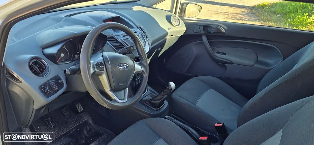 Ford Fiesta - 8