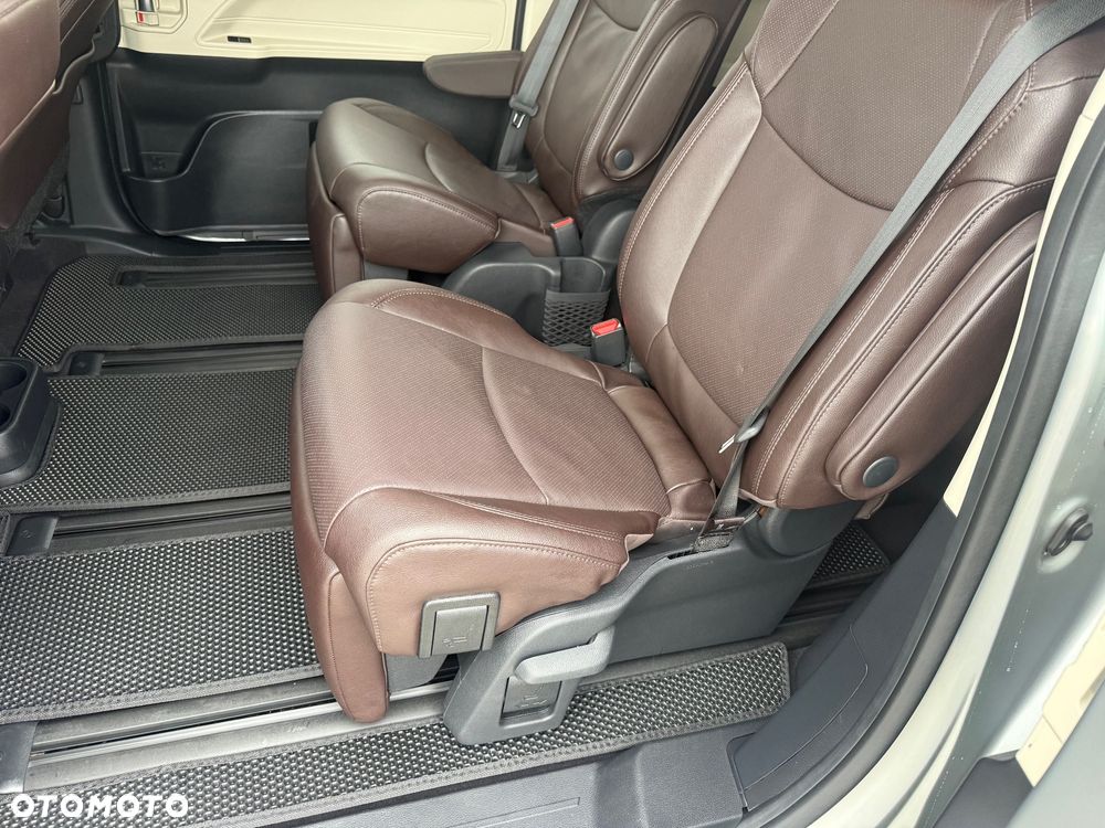 Toyota Sienna - 13
