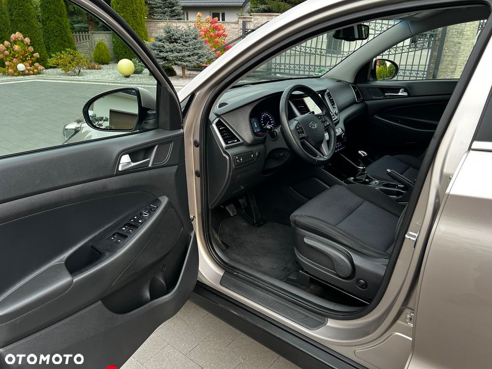 Hyundai Tucson blue 1.6 GDi 2WD Navi - 16