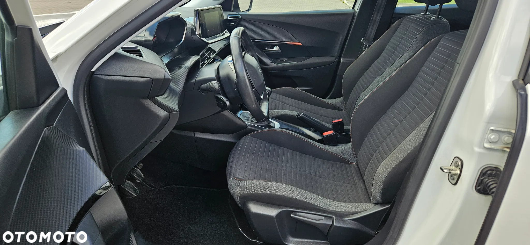 Peugeot 2008 PureTech 100 Allure - 5