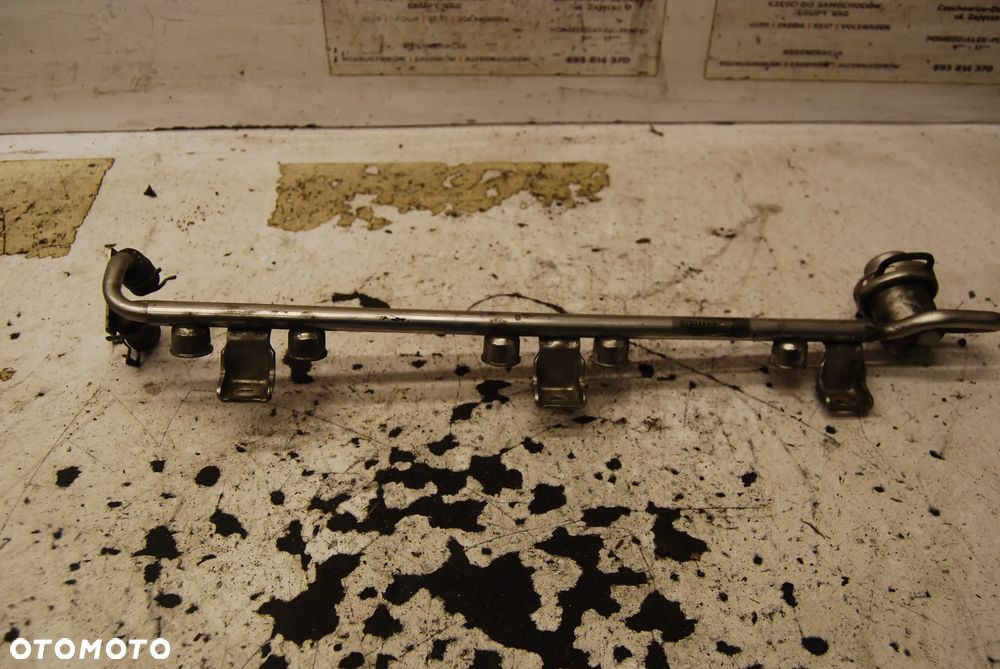 LISTWA WTRYSKOWA 071133317A 2.3 AGZ VW BORA GOLF IV SEAT - 1