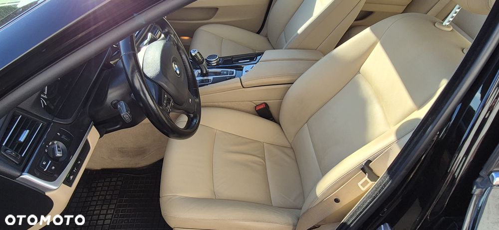 BMW Seria 5 520d - 12