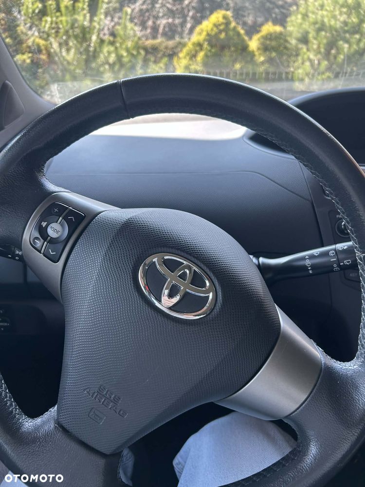 Toyota Yaris 1.33 Luna - 5