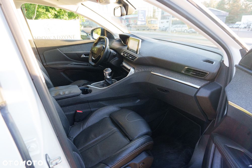 Peugeot 3008 1.2 PureTech GPF Allure S&S - 19