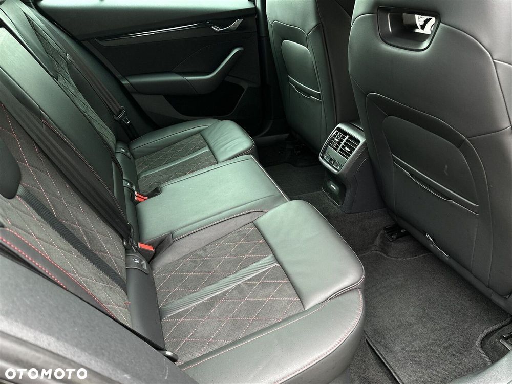 Skoda Octavia 2.0 TDI RS DSG - 10
