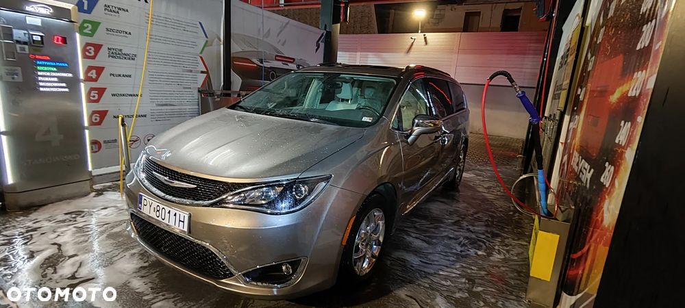 Chrysler Pacifica - 3
