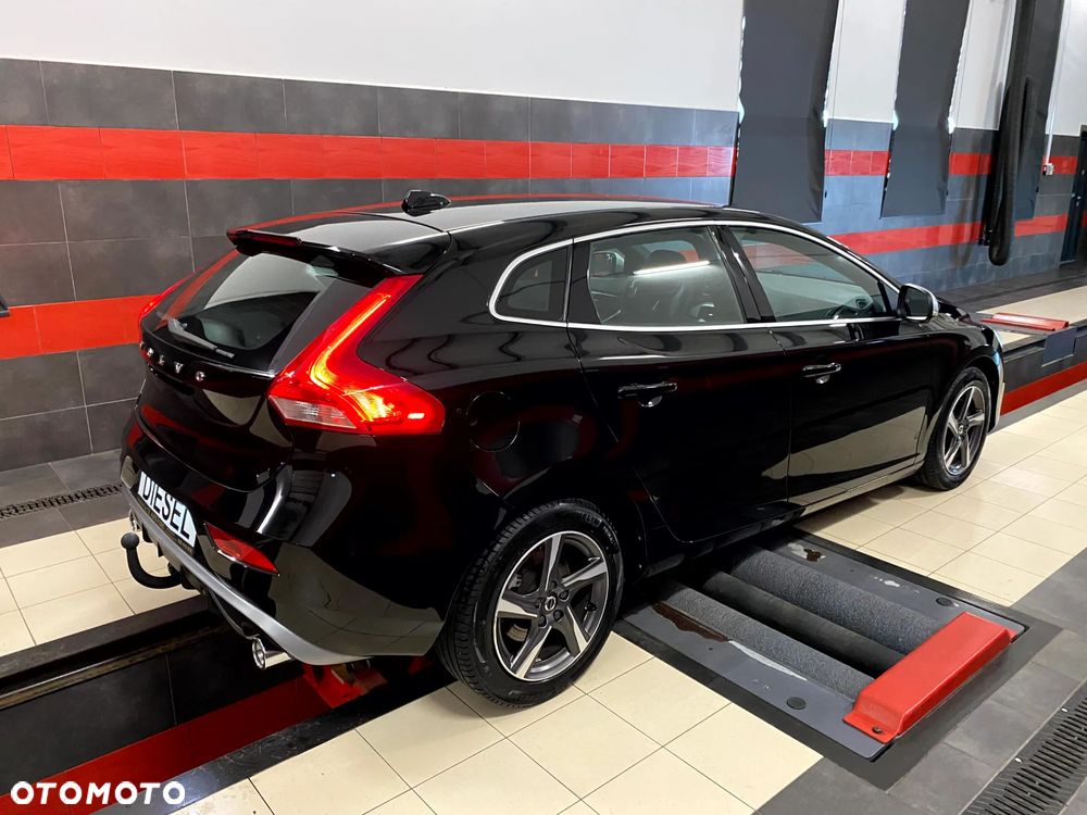 Volvo V40 D3 Drive-E R-Design Momentum - 11