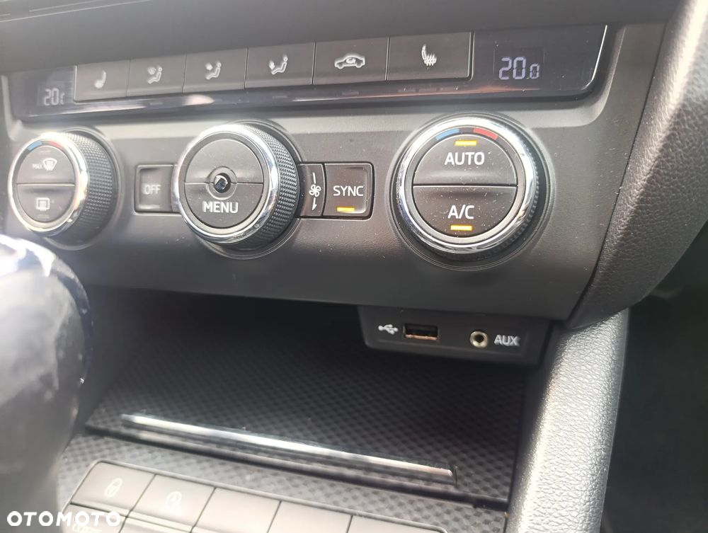 Skoda Octavia 2.0 TDI DSG RS - 11
