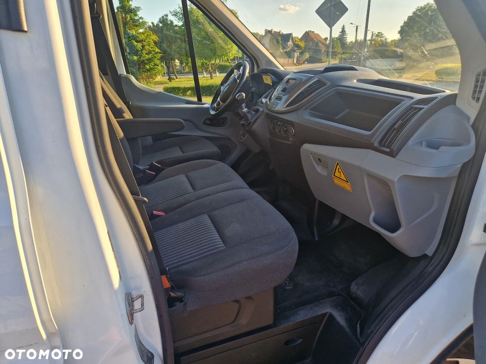 Ford Transit - 11