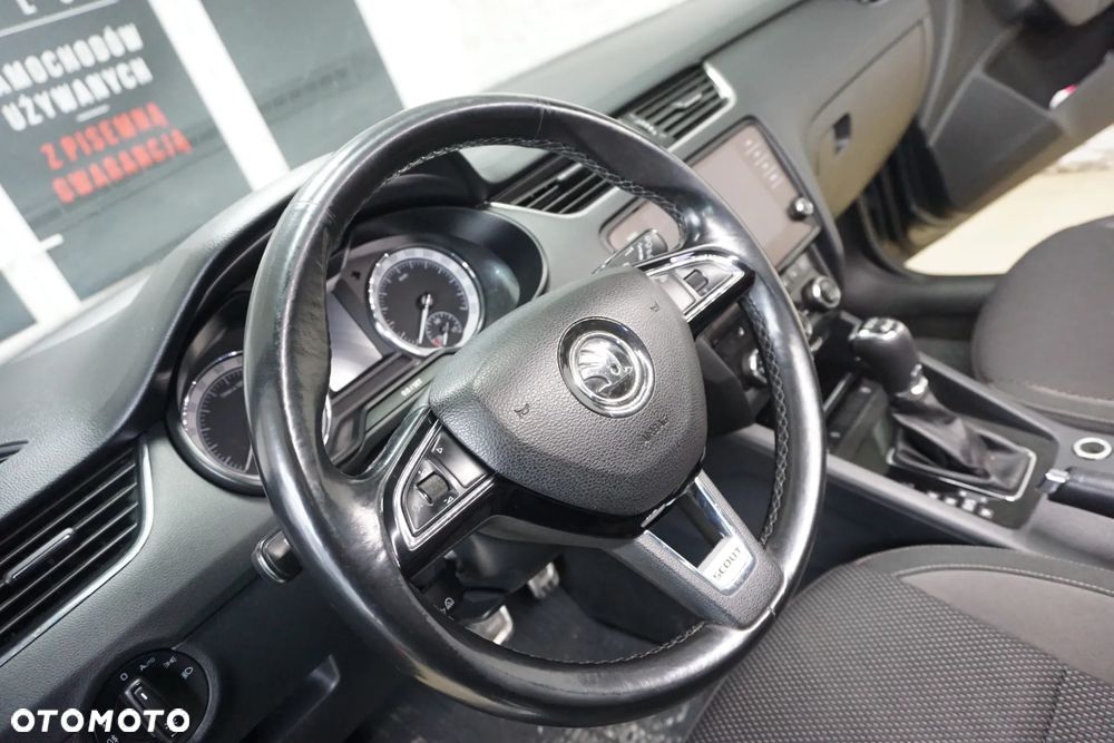 Skoda Octavia 2.0 TDI 4x4 DSG Scout - 17