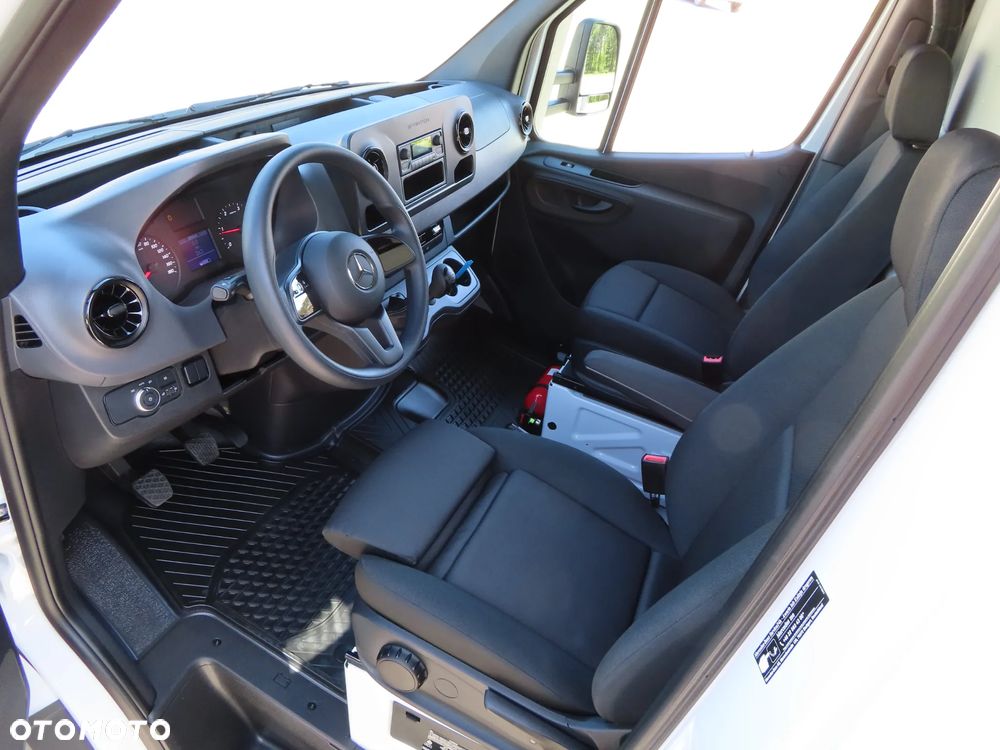 Mercedes-Benz Sprinter 517 CDI 170 KM Plandeka 12 E.Palet 5520 mm Dł. Skrzynia 2453 mm Szeroka TYLNE DRZWI KONTENEROWE Rozstaw Osi 4325 mm DMC 3500 Kg Ładowność 823 Kg WZMACNIANY Załadunek Wysokość Rampowa AMAZON Kabina Sypialniana SPOJKAR SPOJTRAK XL Nowy Nie Używany Gotowy Dostępny OKAZJA - 36