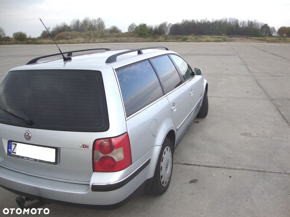 Volkswagen Passat 1.9 TDI Highline - 3