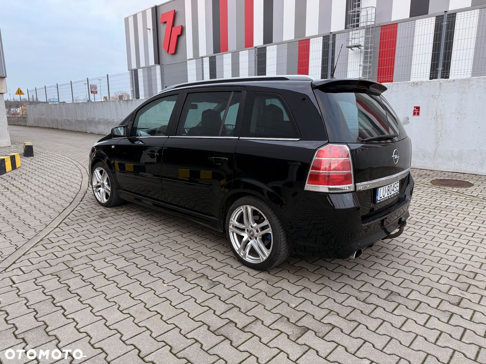 Opel Zafira OPC - 11
