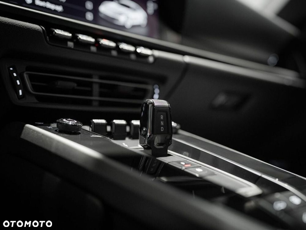 Porsche 911 Carrera - 27