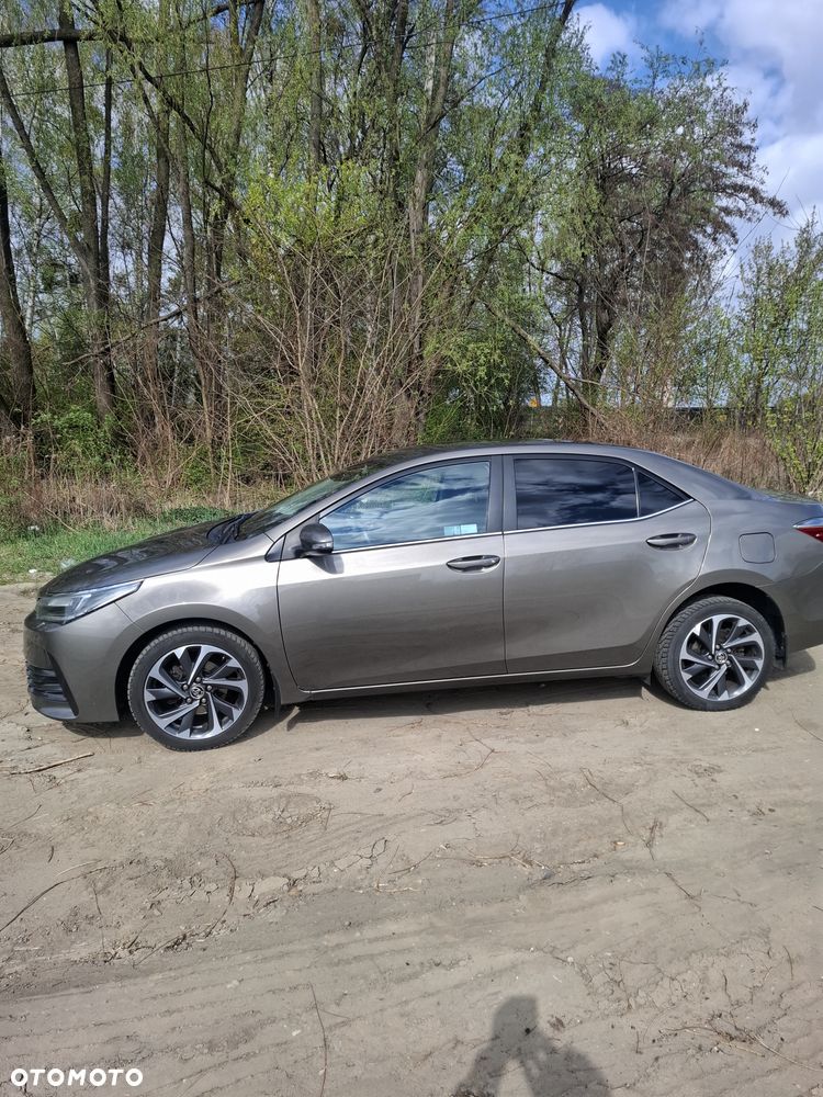 Toyota Corolla 1.6 Premium - 17