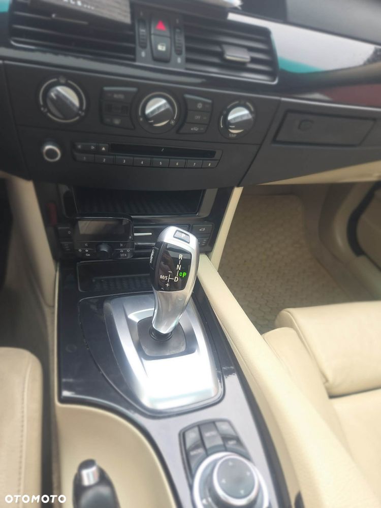 BMW Seria 5 525d - 5