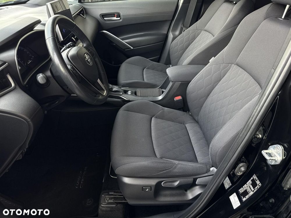 Toyota Corolla Cross - 13
