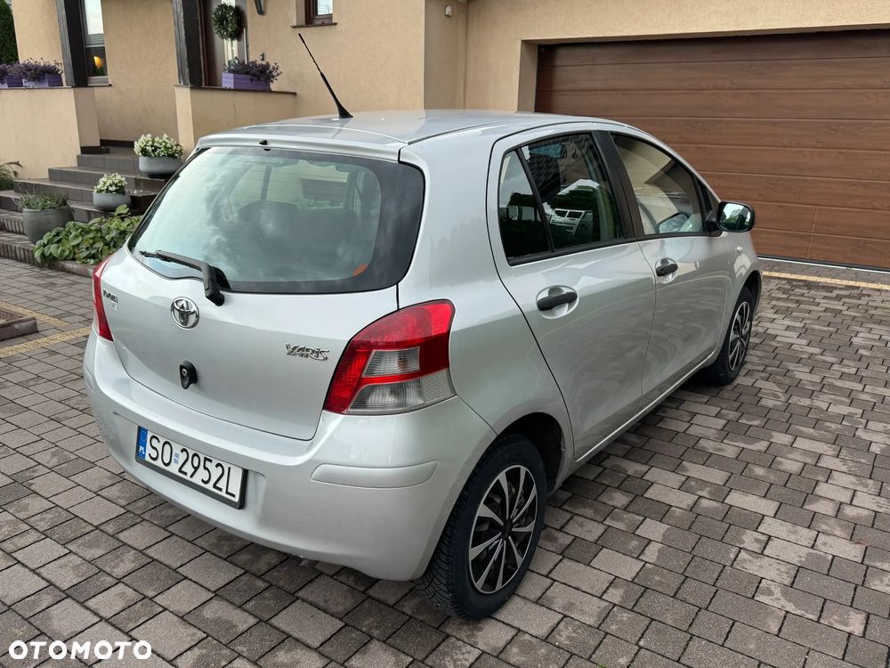 Toyota Yaris - 4