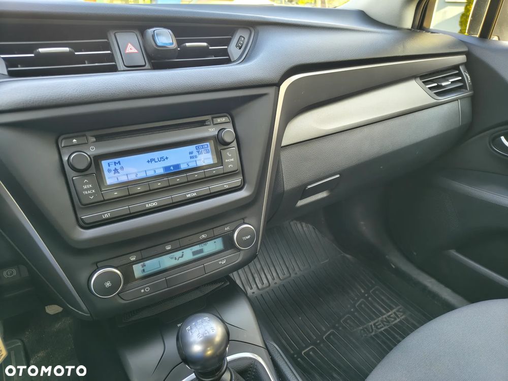 Toyota Avensis 1.8 Active - 13