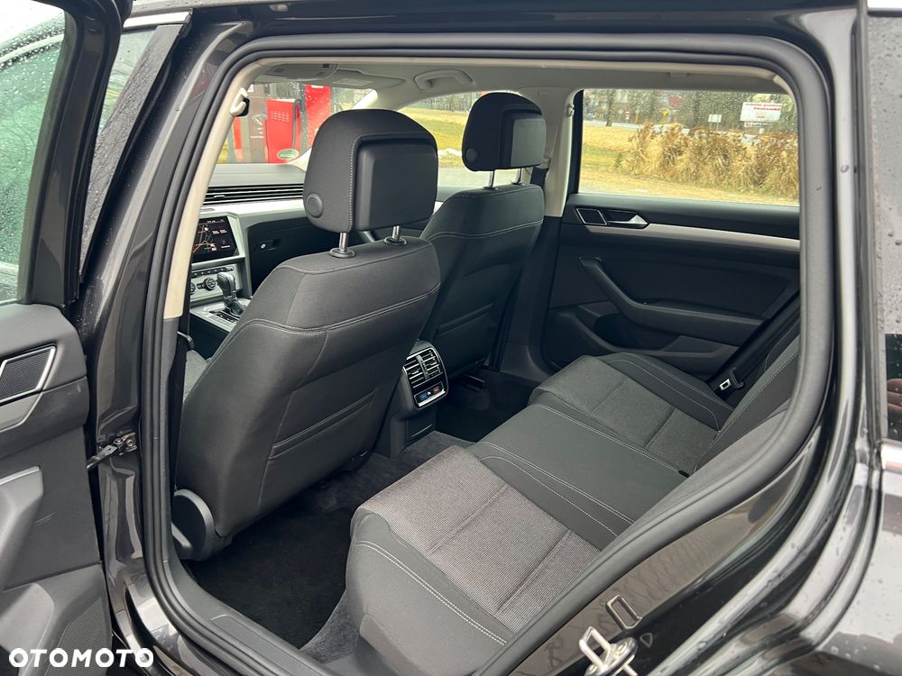 Volkswagen Passat 2.0 TDI (BlueMotion Technology) DSG Highline - 23
