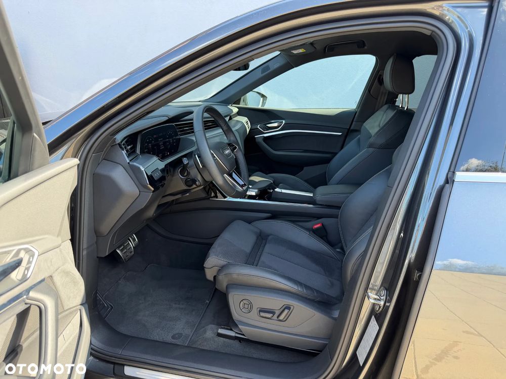 Audi Q8 Sportback e-tron - 9