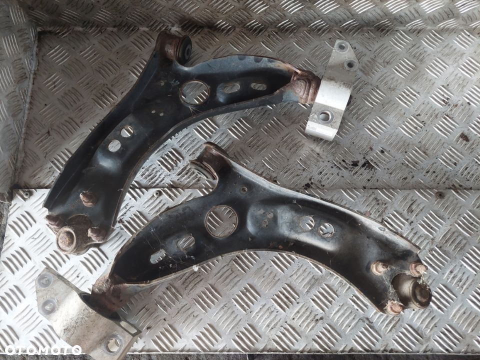 Wahacz przedni lewy prawy Seat Leon II - 1