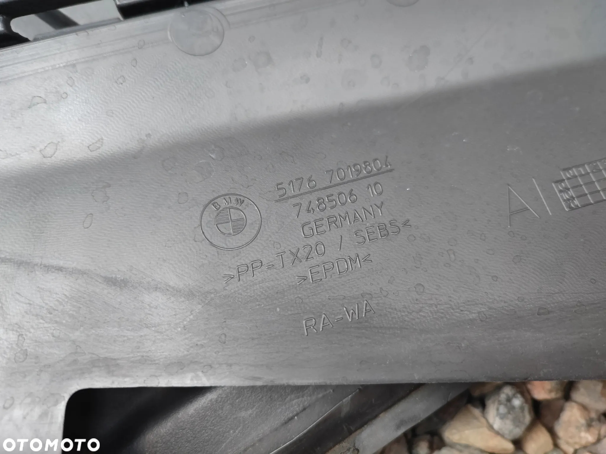 BMW F11 / F10 / F11N / F10N ORYGINALNA OSŁONA KOMORY SILNIKA LEWA / PRAWA / OBUDOWA KOMORY SILNIKA O NR. 7 019 804 / 7 019 803 OEM W BARDZO DOBRYM STANIE - 13