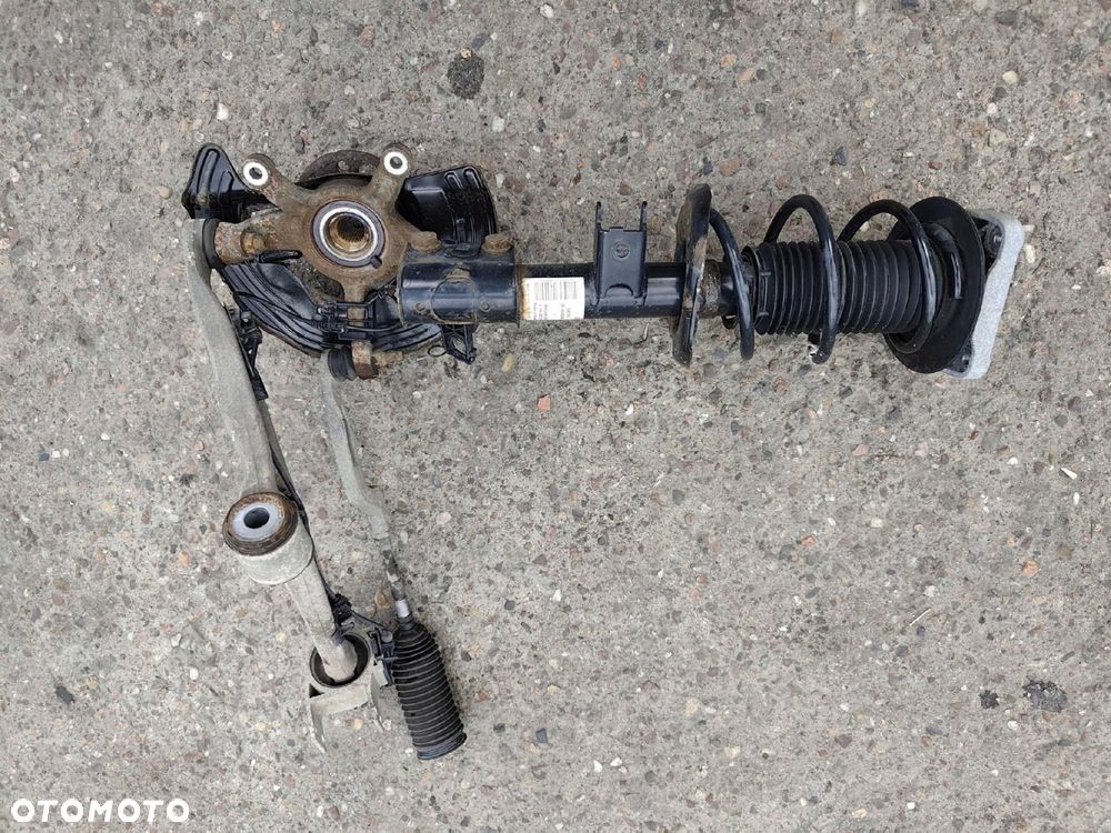 MERCEDES W176 PRZEDNIA PRAWA ZWROTNICA WAHACZ AMOR - 4