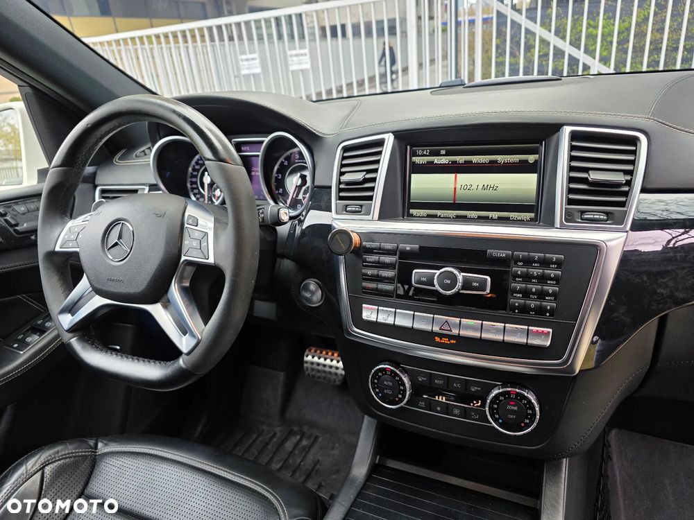 Mercedes-Benz ML 63 AMG 4-Matic - 9