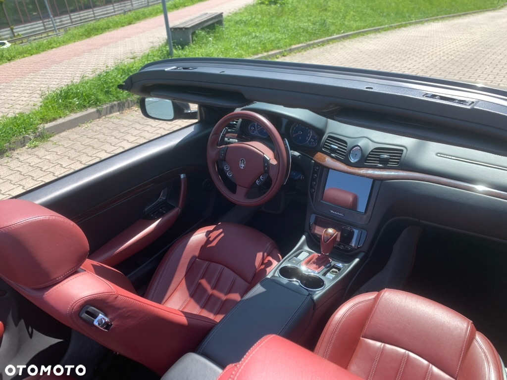 Maserati GranCabrio - 7